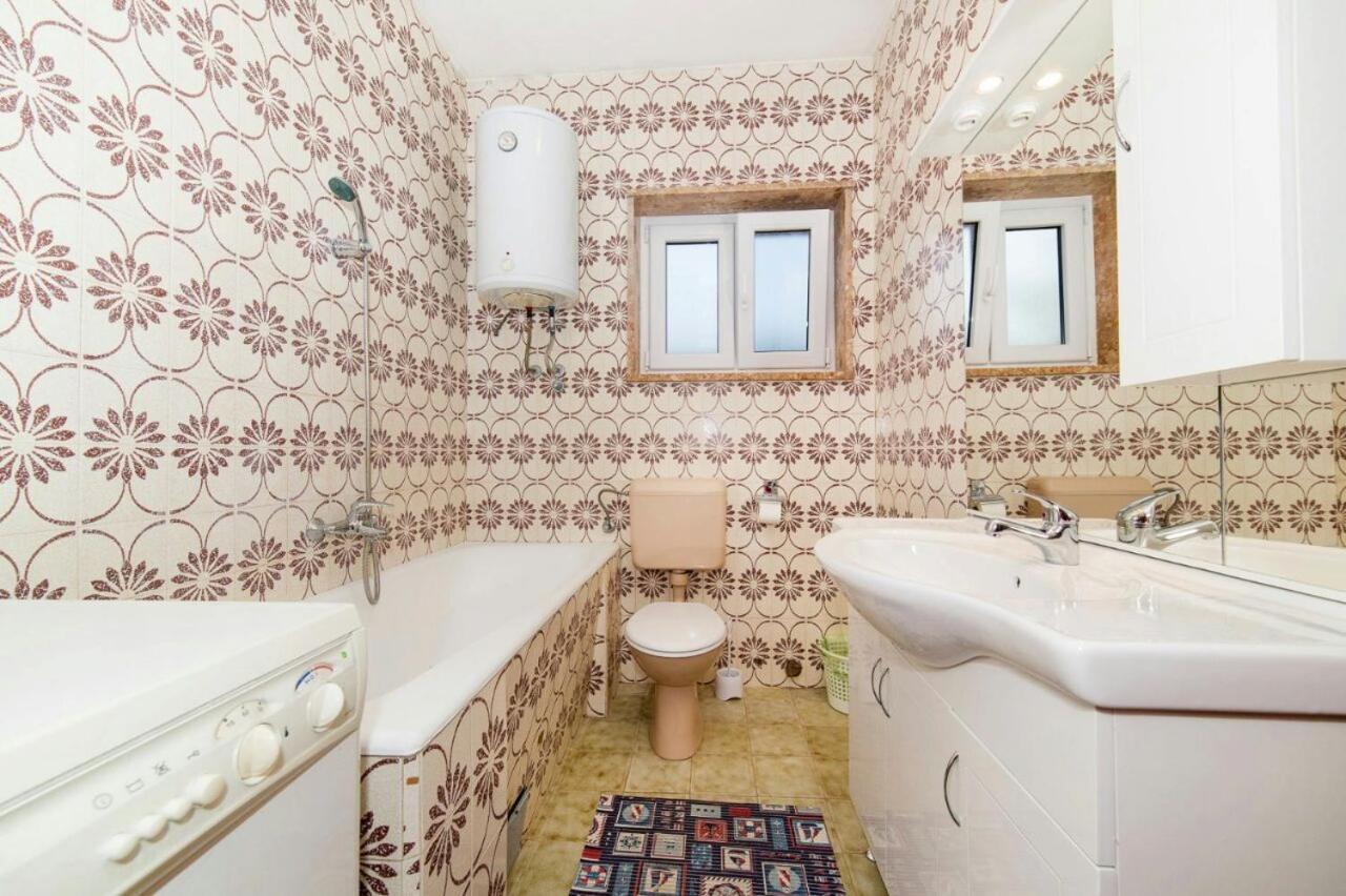 Beautiful Apartment In Center Of Trogir Exterior foto