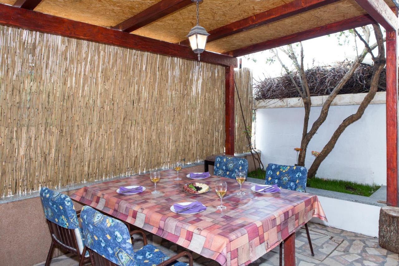 Beautiful Apartment In Center Of Trogir Exterior foto