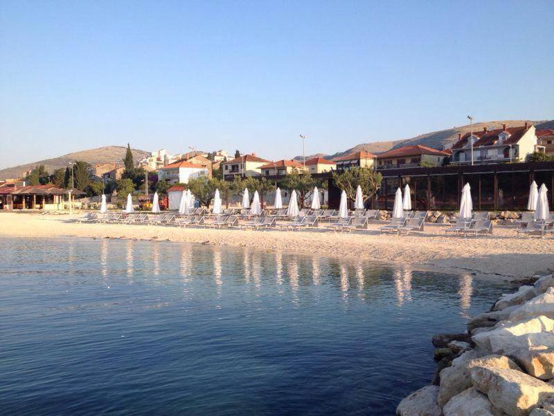 Beautiful Apartment In Center Of Trogir Exterior foto