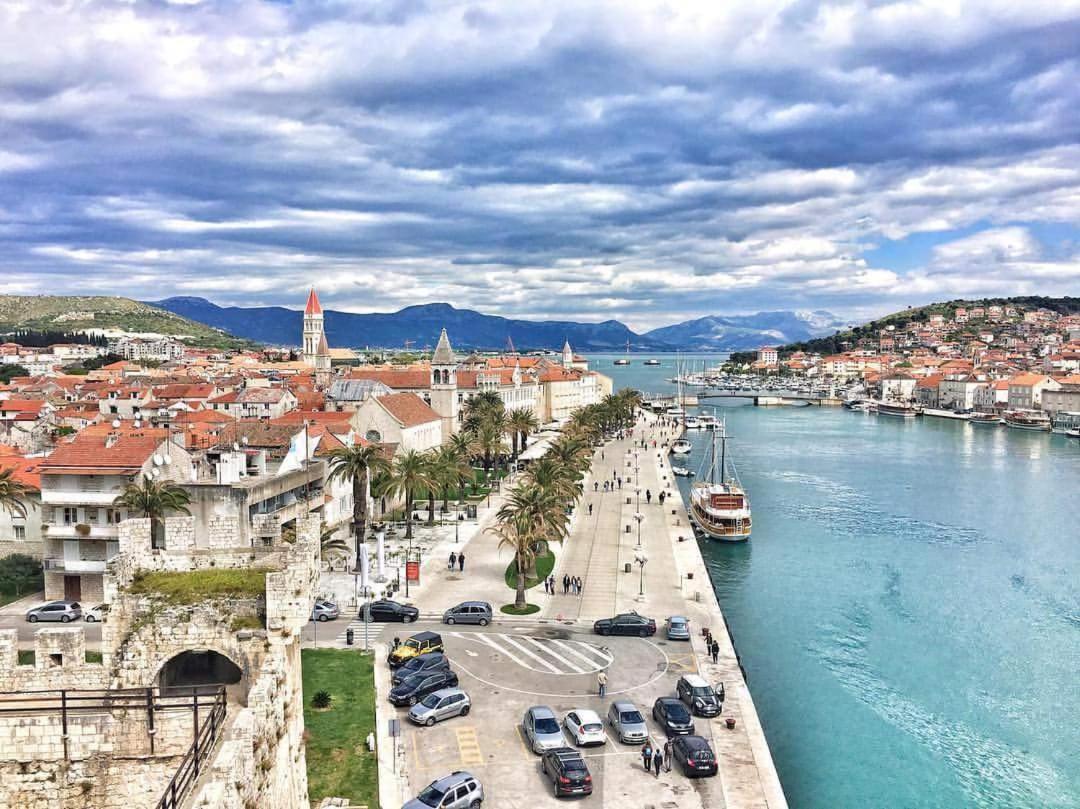 Beautiful Apartment In Center Of Trogir Exterior foto